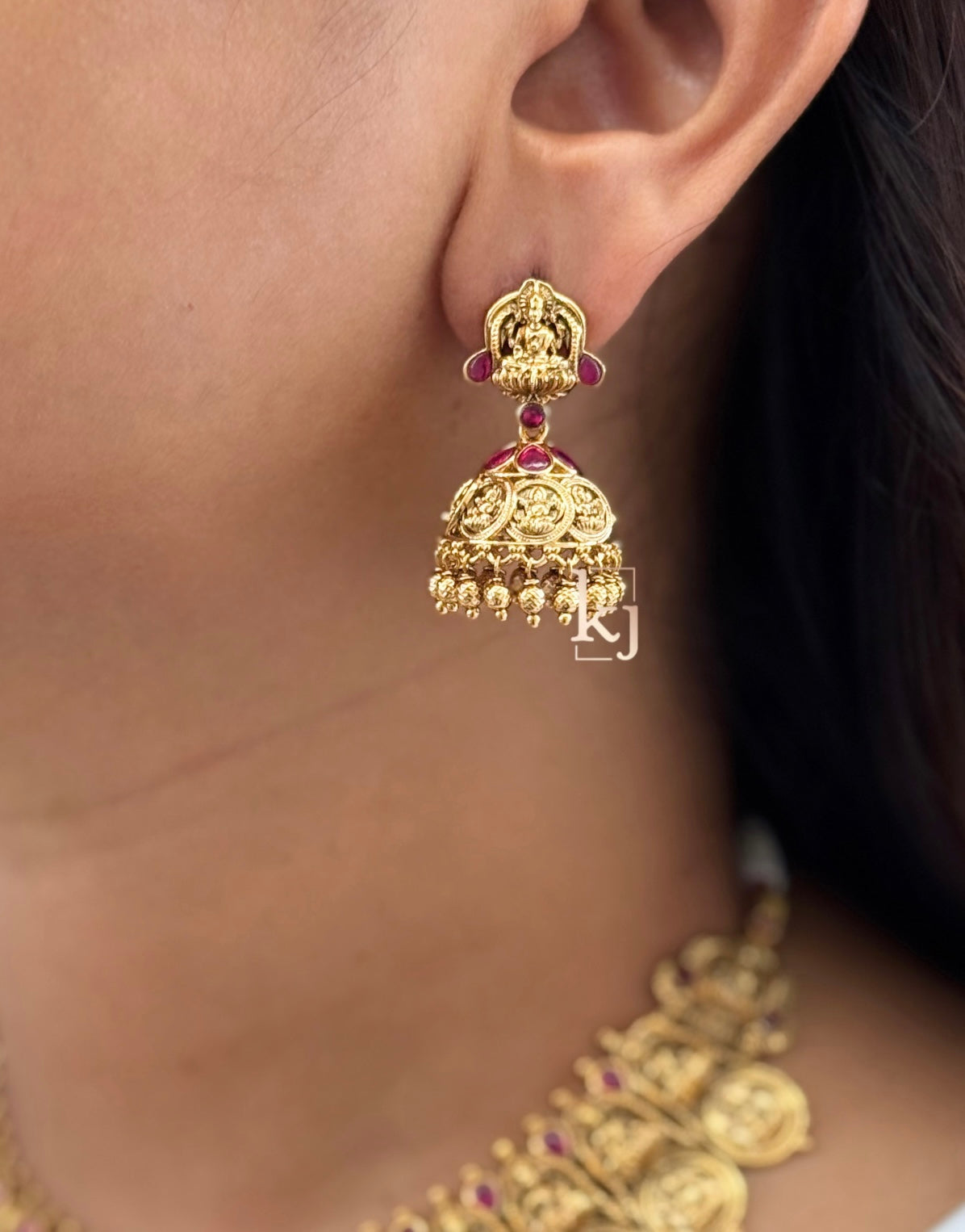 Nirvi necklace set