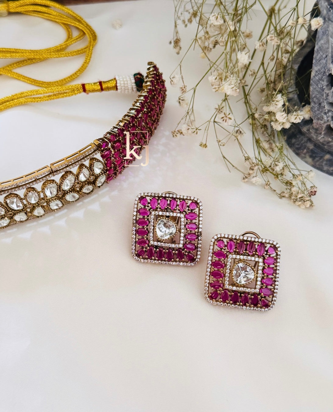 Mirri choker set