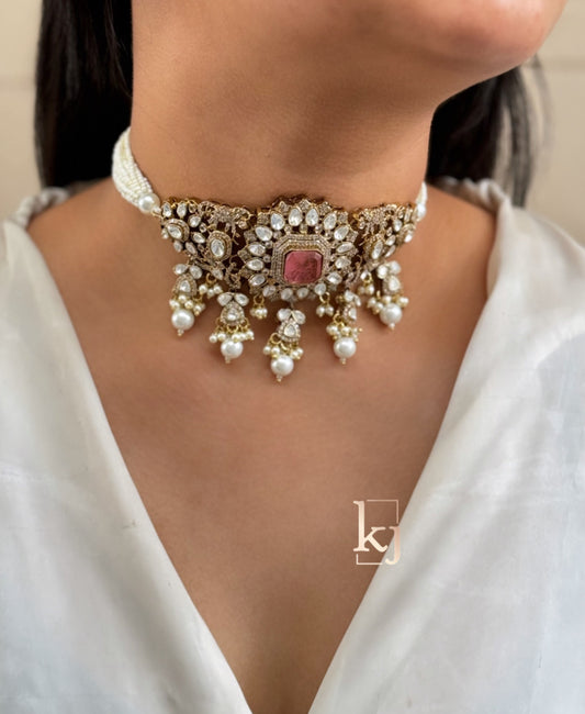 Amaira Choker set