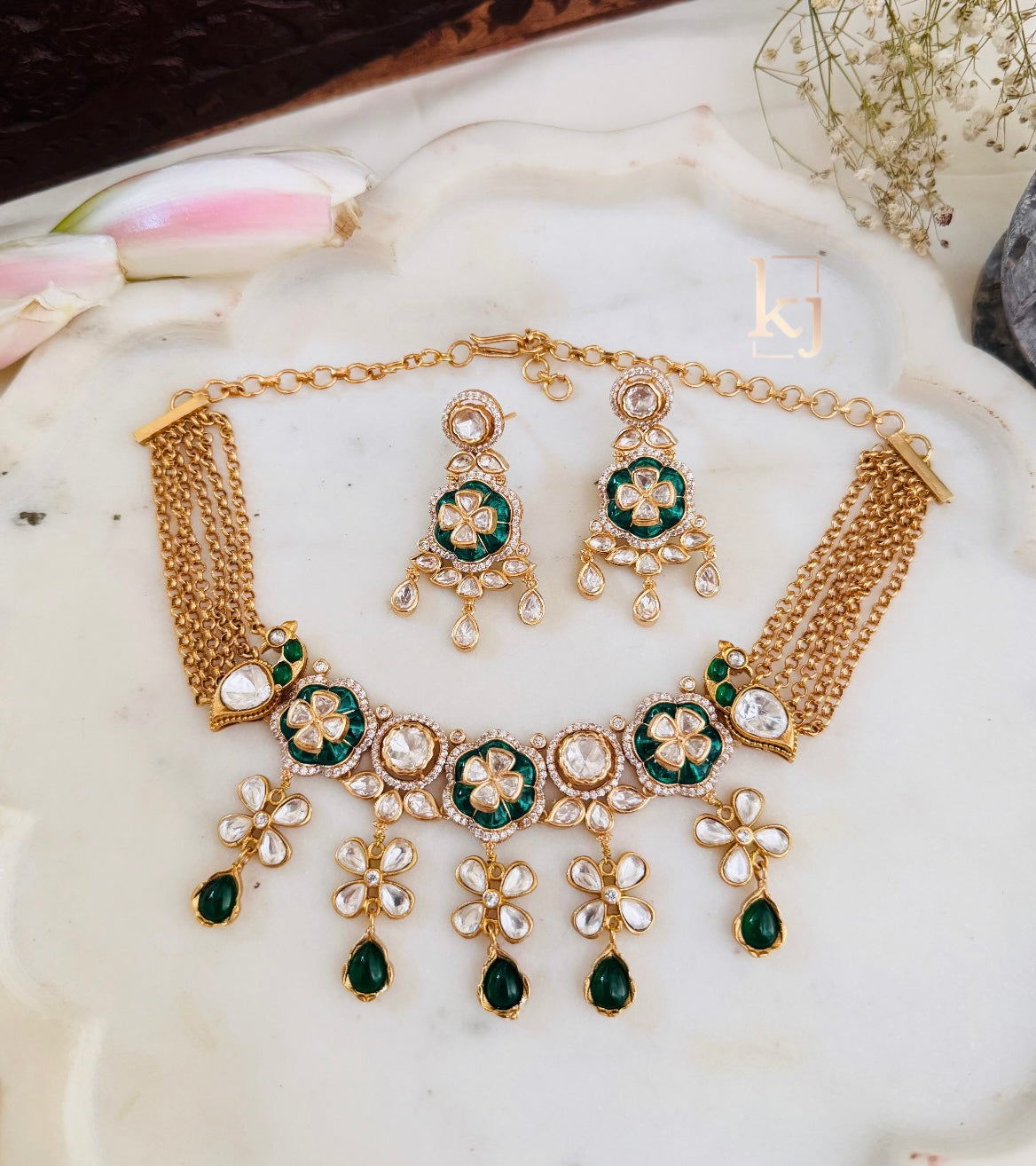 Harper choker set