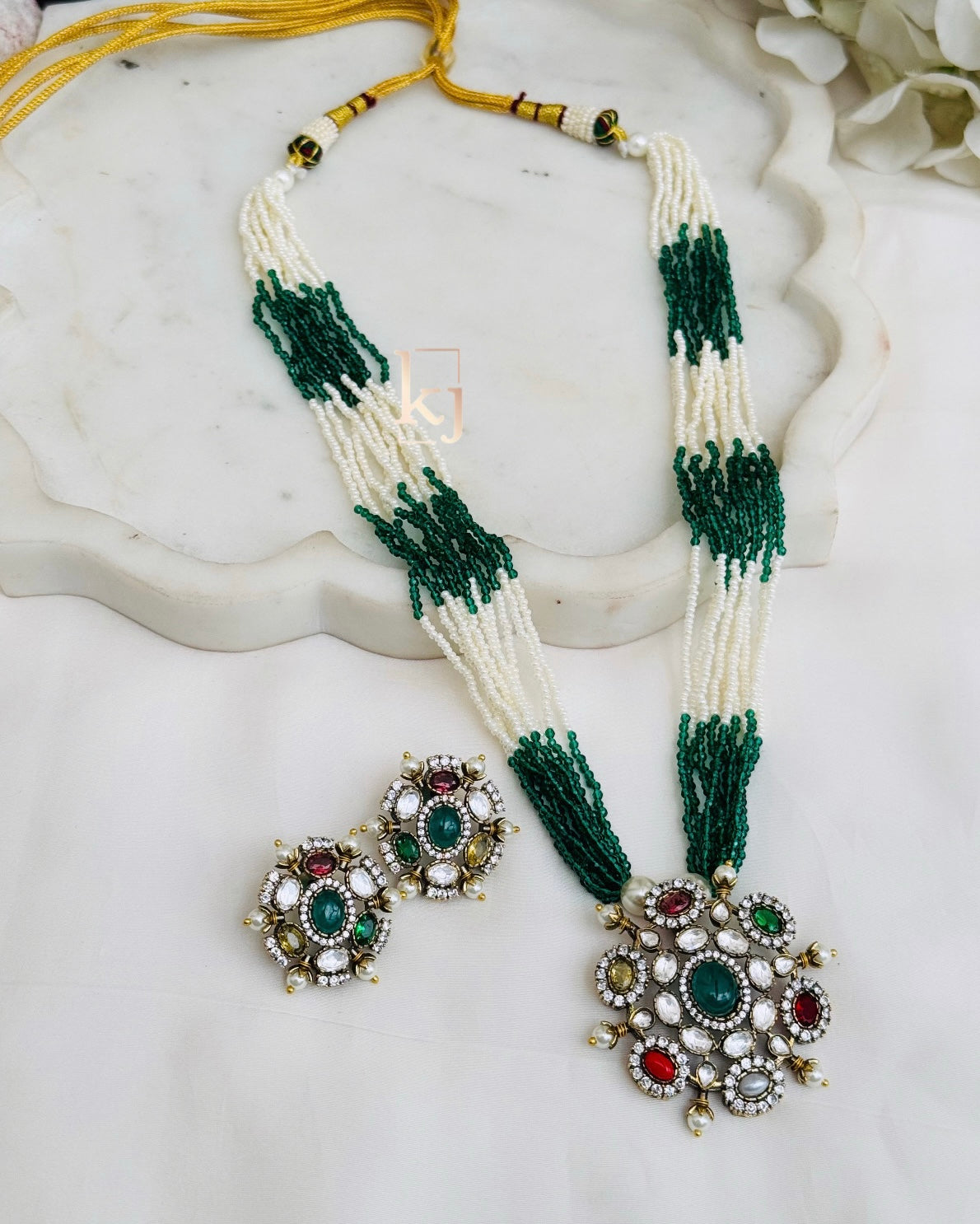 Gertrude pendant set