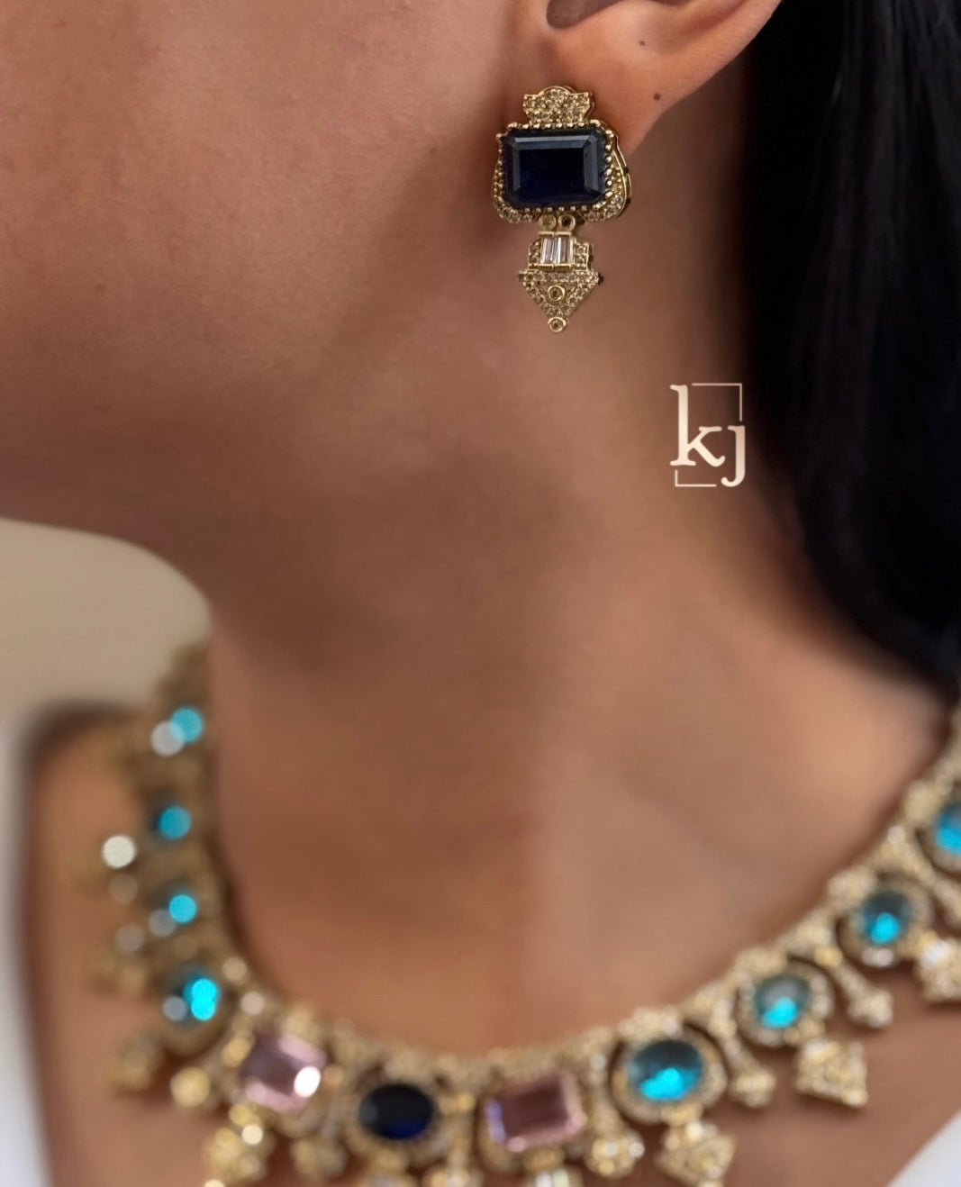 Yanik necklace set