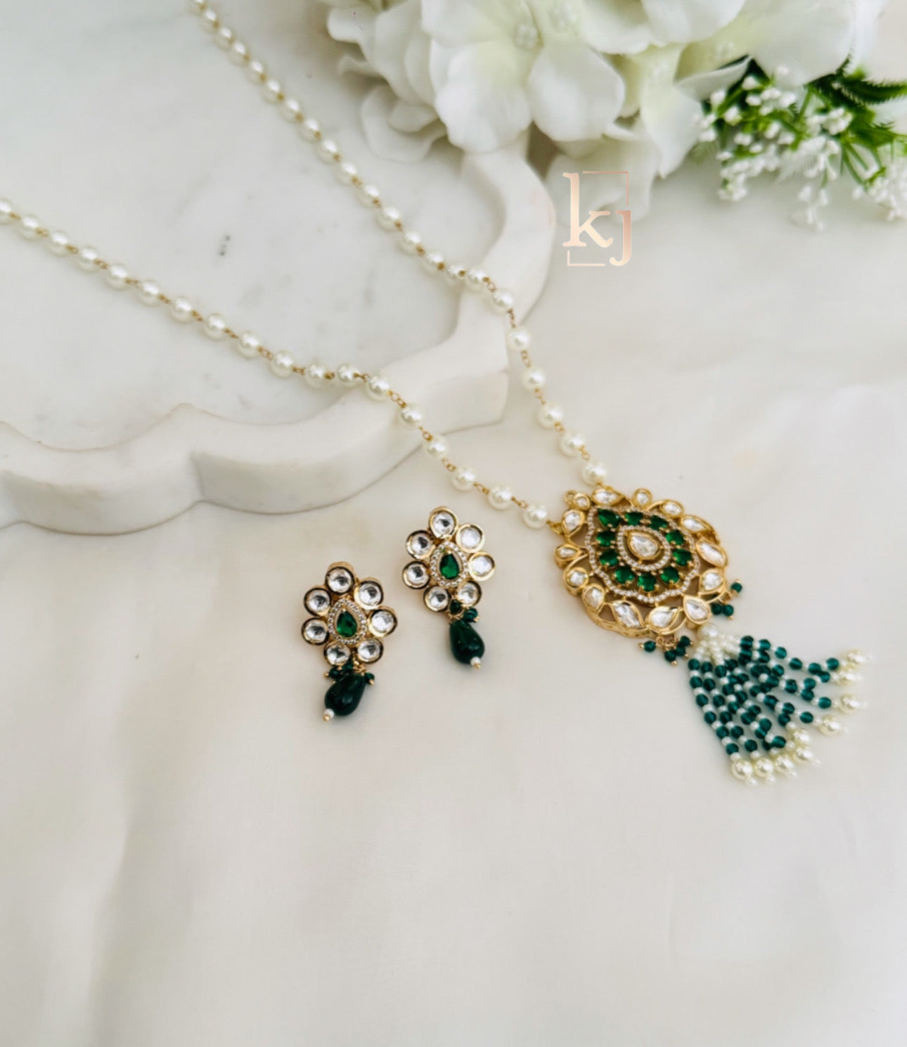 Leonora pendant set