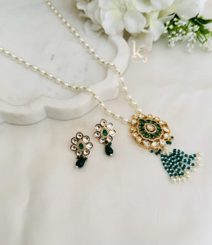 Leonora pendant set