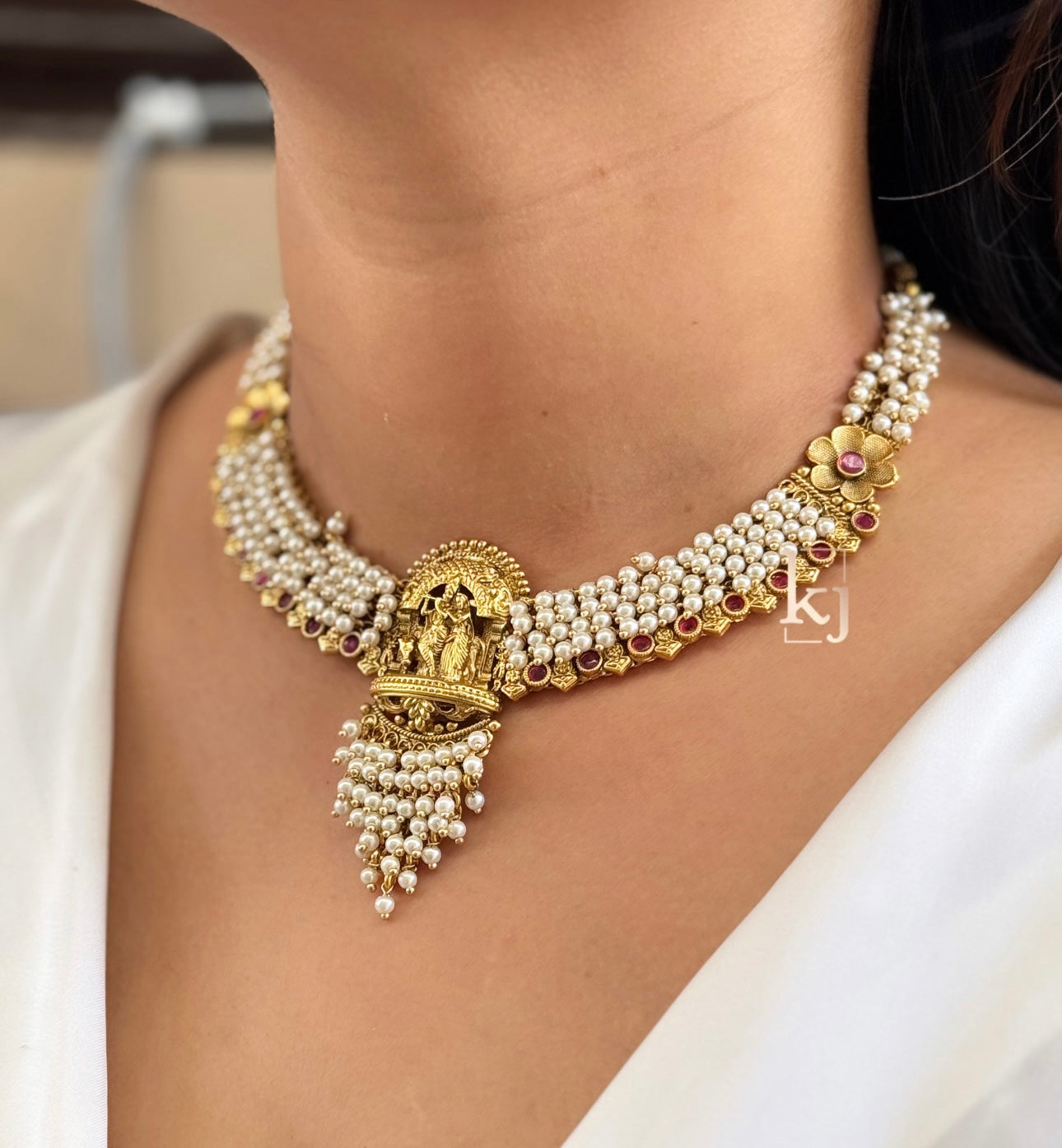 Vrisha necklace set