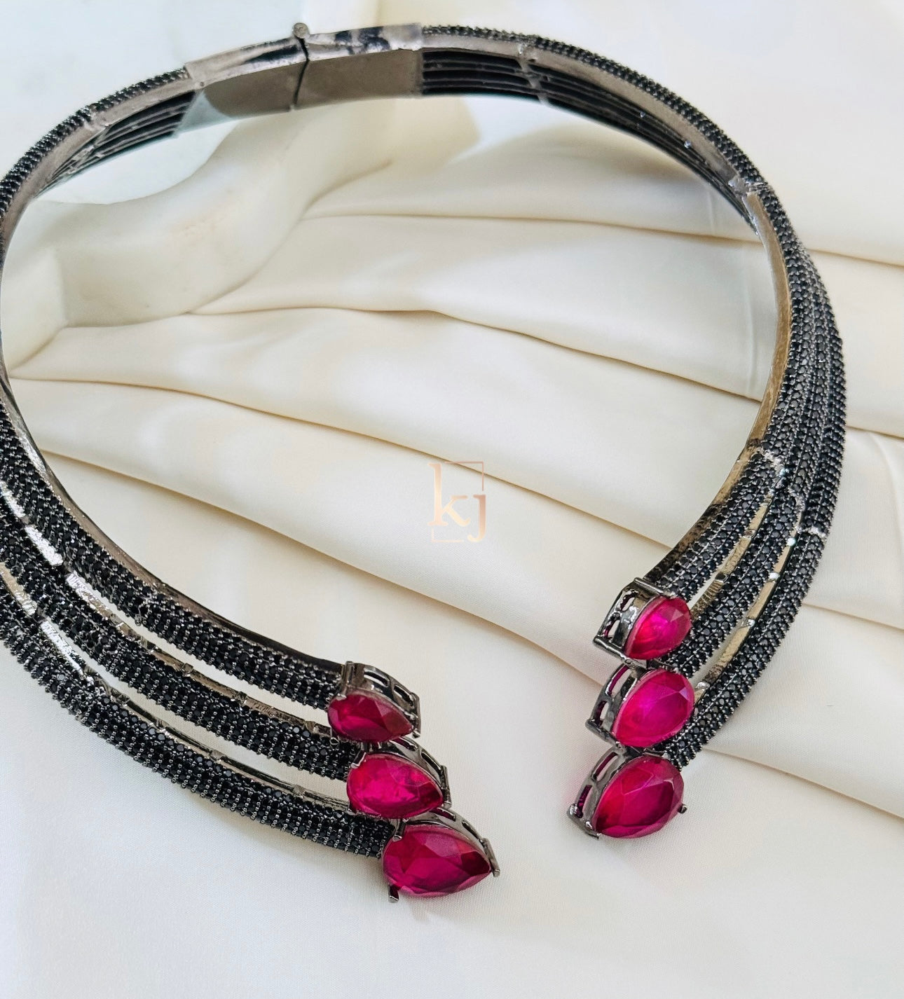 Soven necklace set