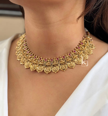 Nirvi necklace set