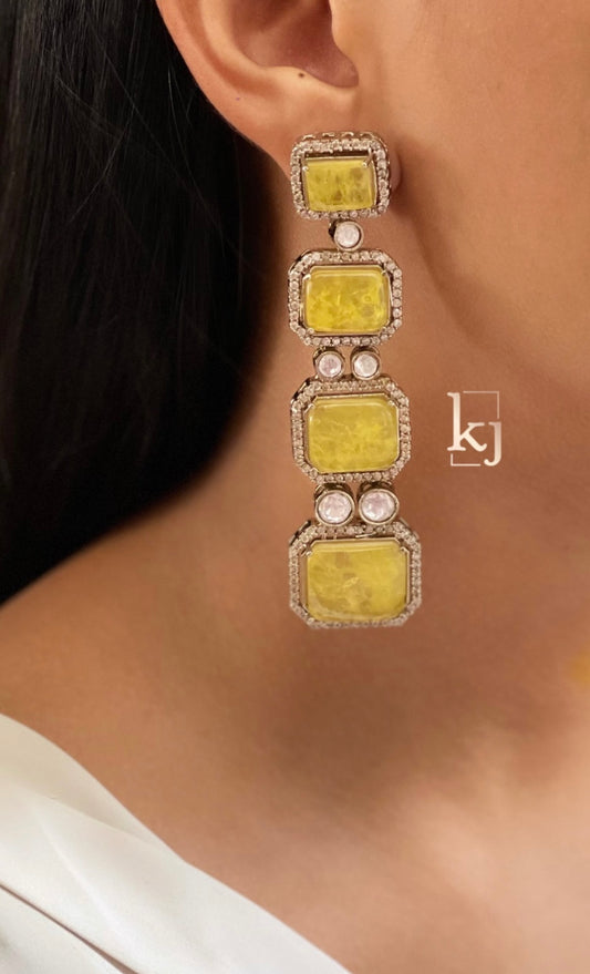 Zuri Earrings set