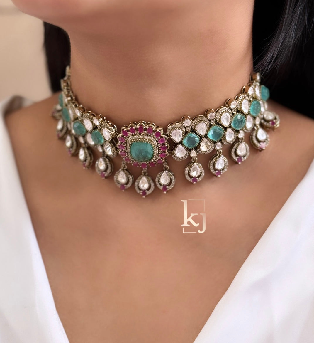 Crisis choker set