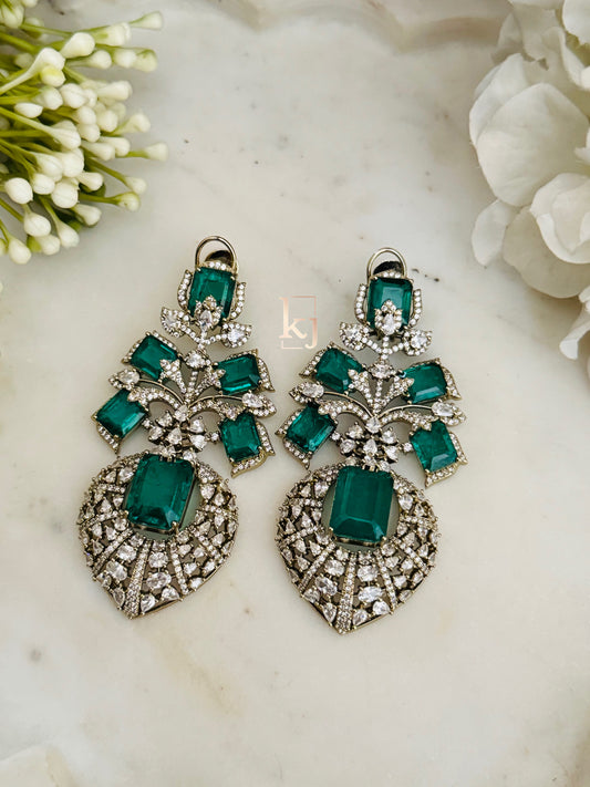 Yuzira earrings set