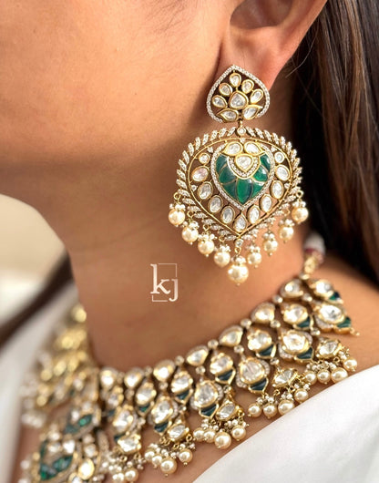 Reign necklace set