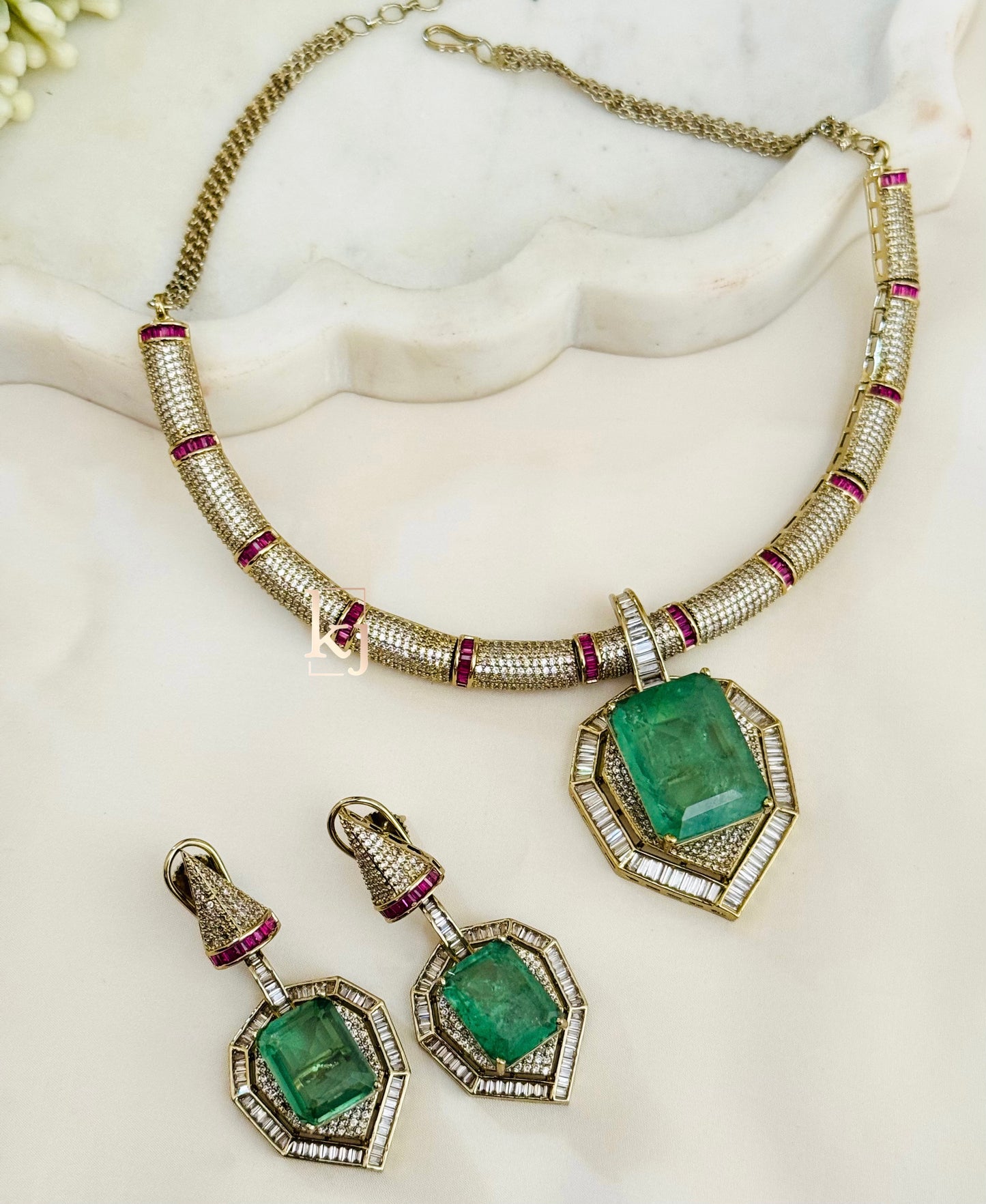 Eeva necklace set