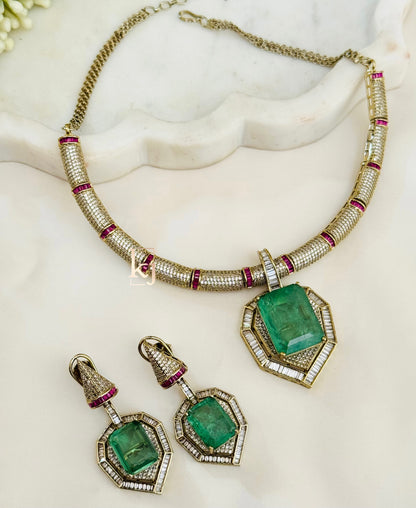 Eeva necklace set