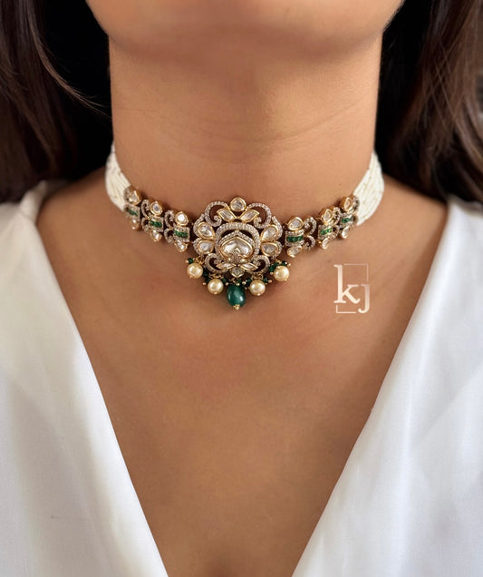 Kiaa choker set