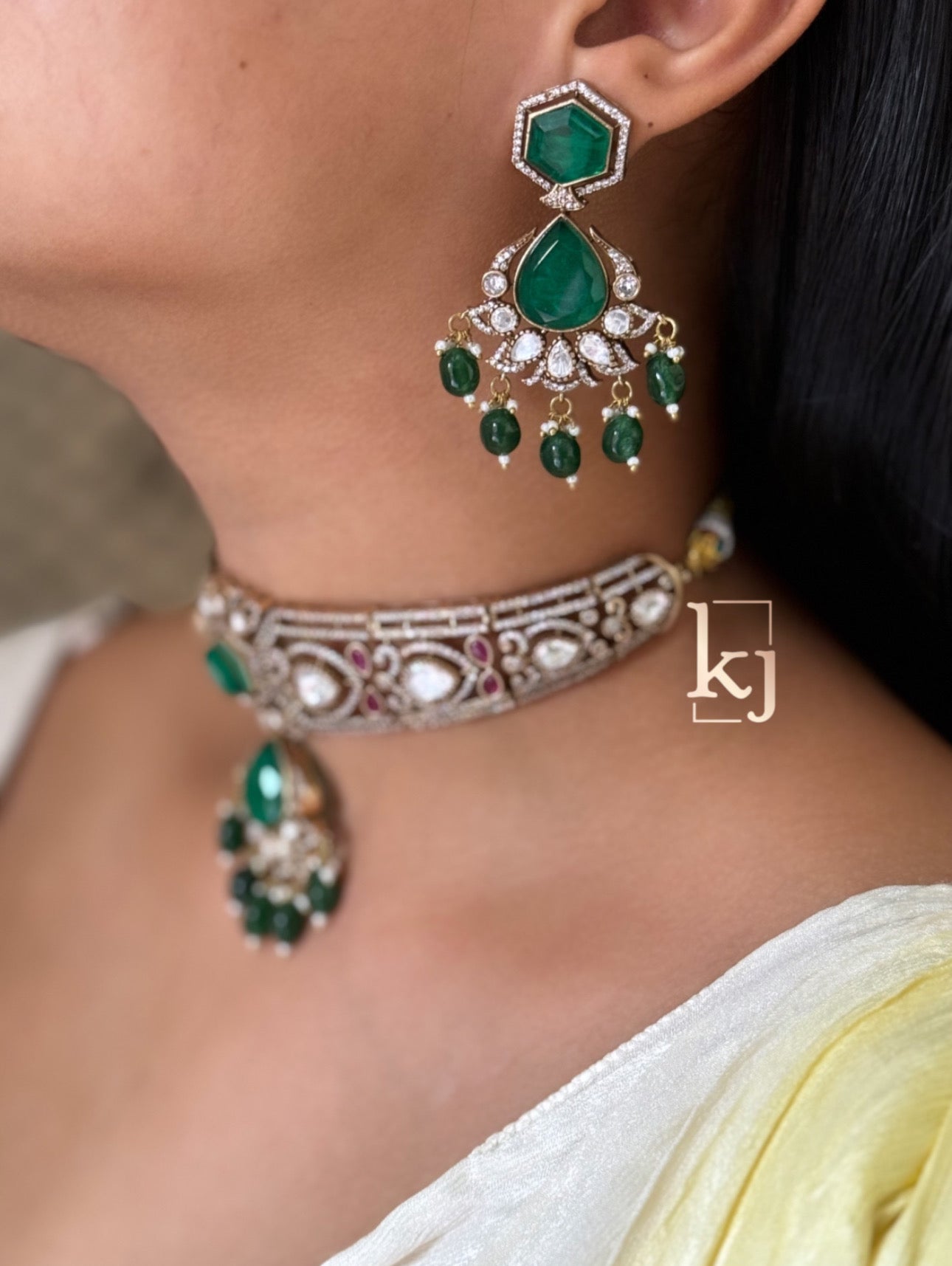 Miara choker set