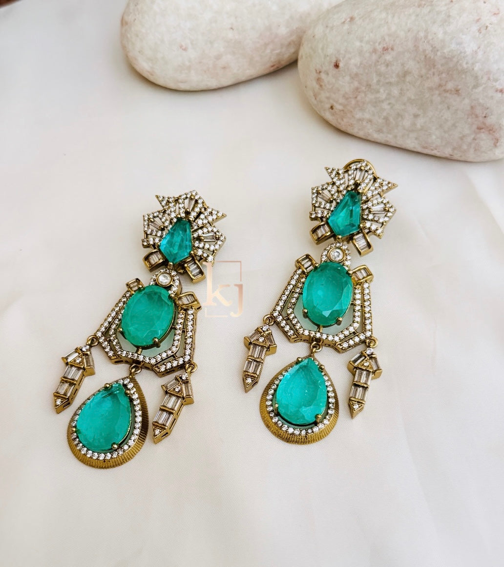 Tia Earrings set