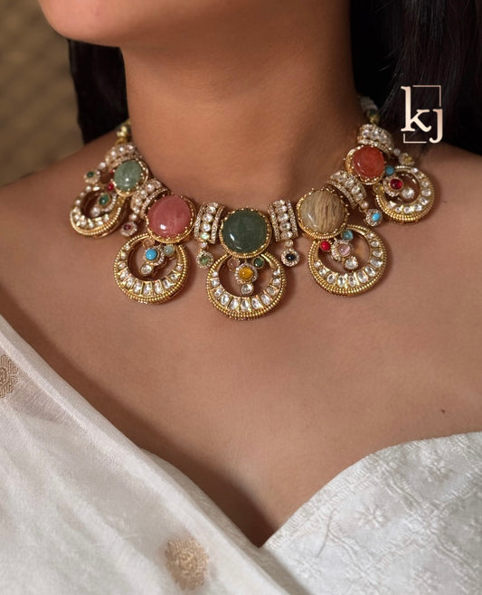Inez choker set