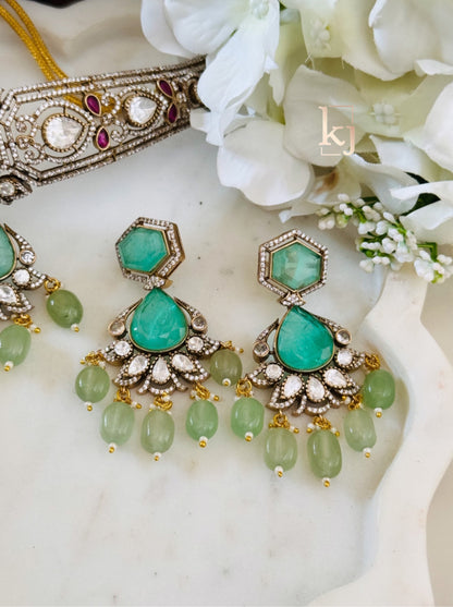 Miara choker set