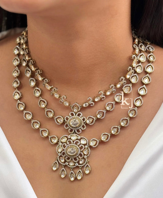 Viroza necklace set