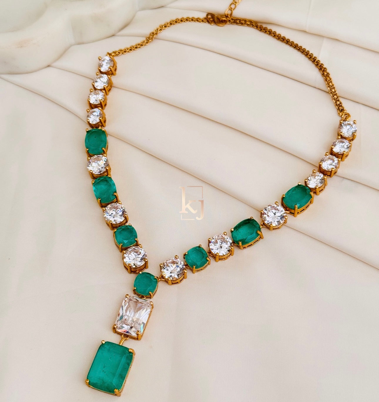 Nil necklace set