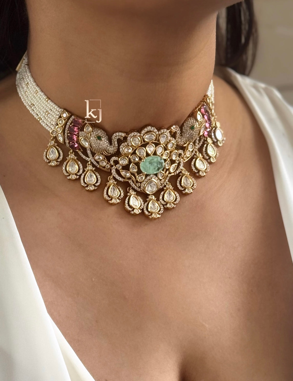 Nia choker set