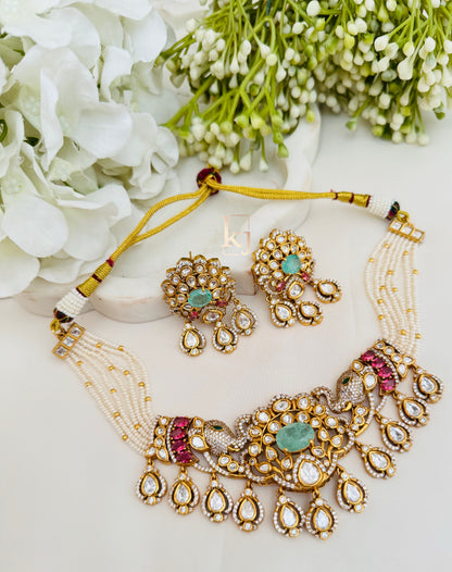 Nia choker set