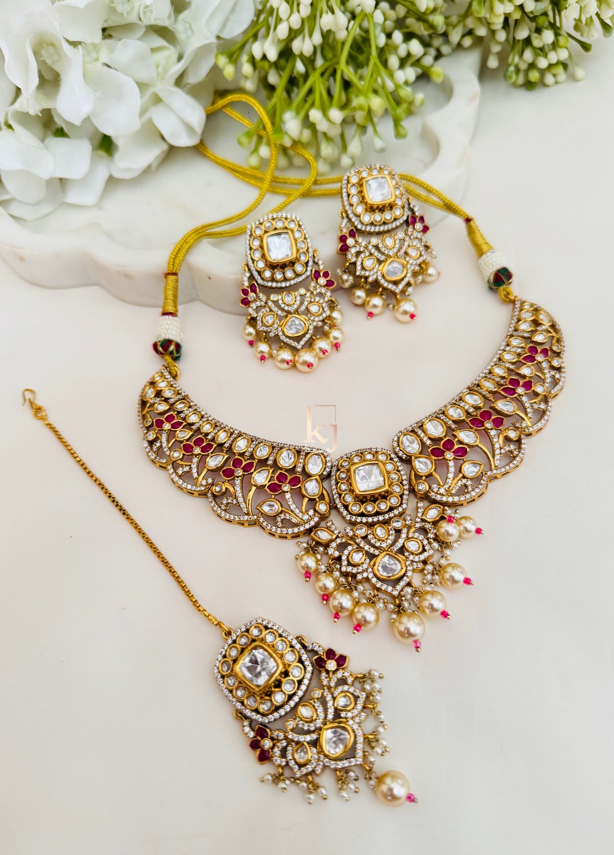 Syran choker set
