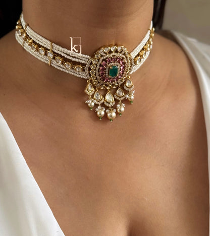 Emma choker set