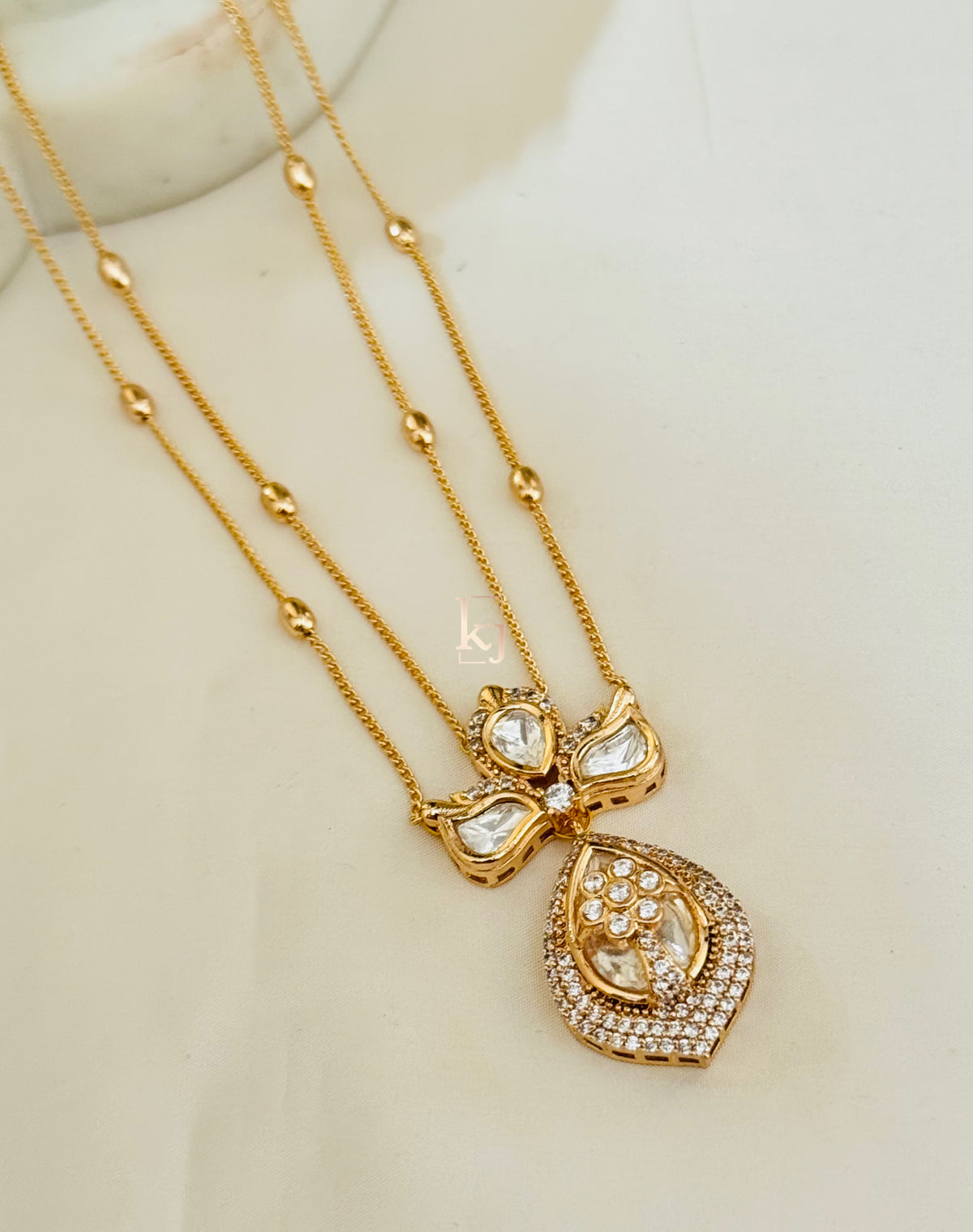 Noaah pendant set