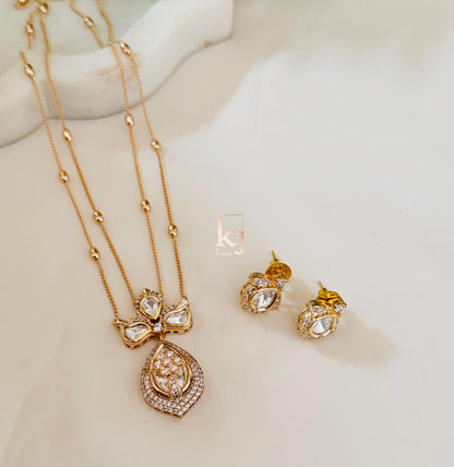 Noaah pendant set