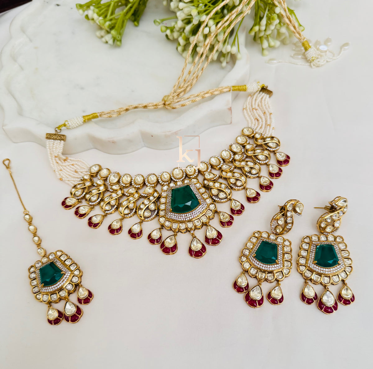 Hazel choker set