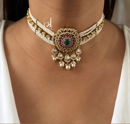 Emma choker set