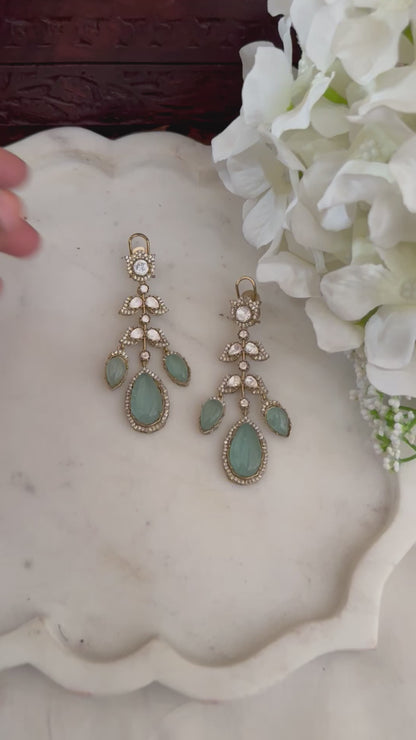 Calix Earrings set
