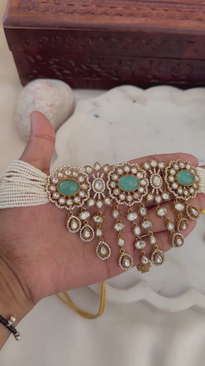 Aston choker set