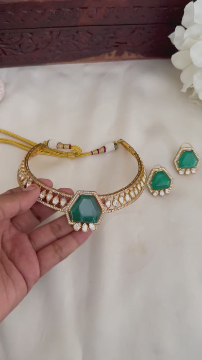 Marie choker set