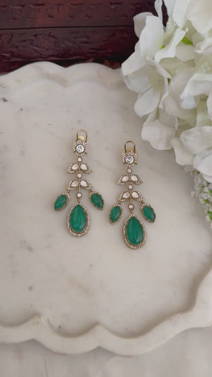 Calix Earrings set