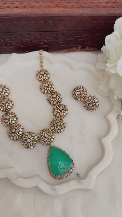 Twila necklace set