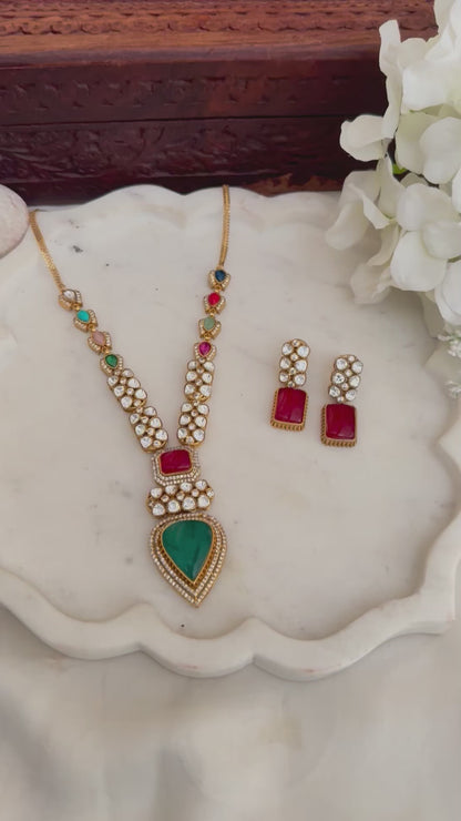 Effie necklace set